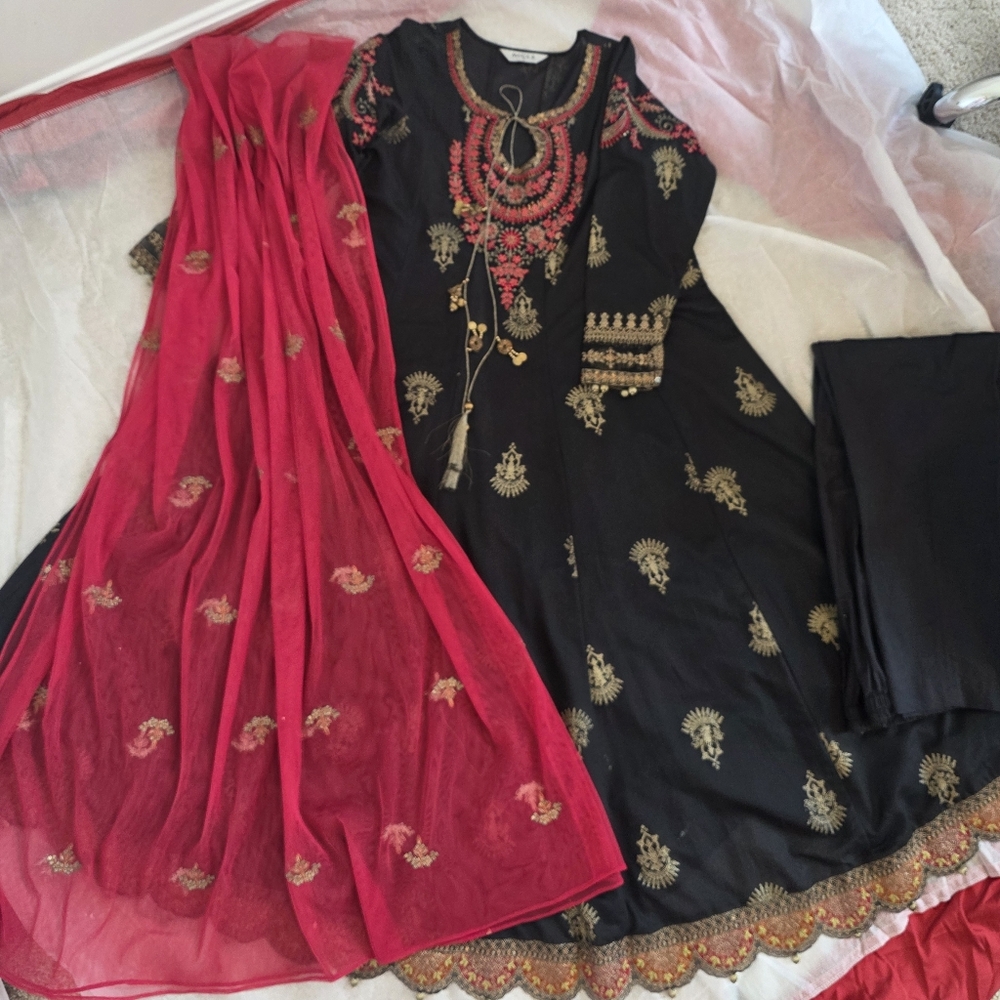 Maria B - Black and Red Embroidered Dress With Net Duppata - Festive Wear - Picture 4 of 8